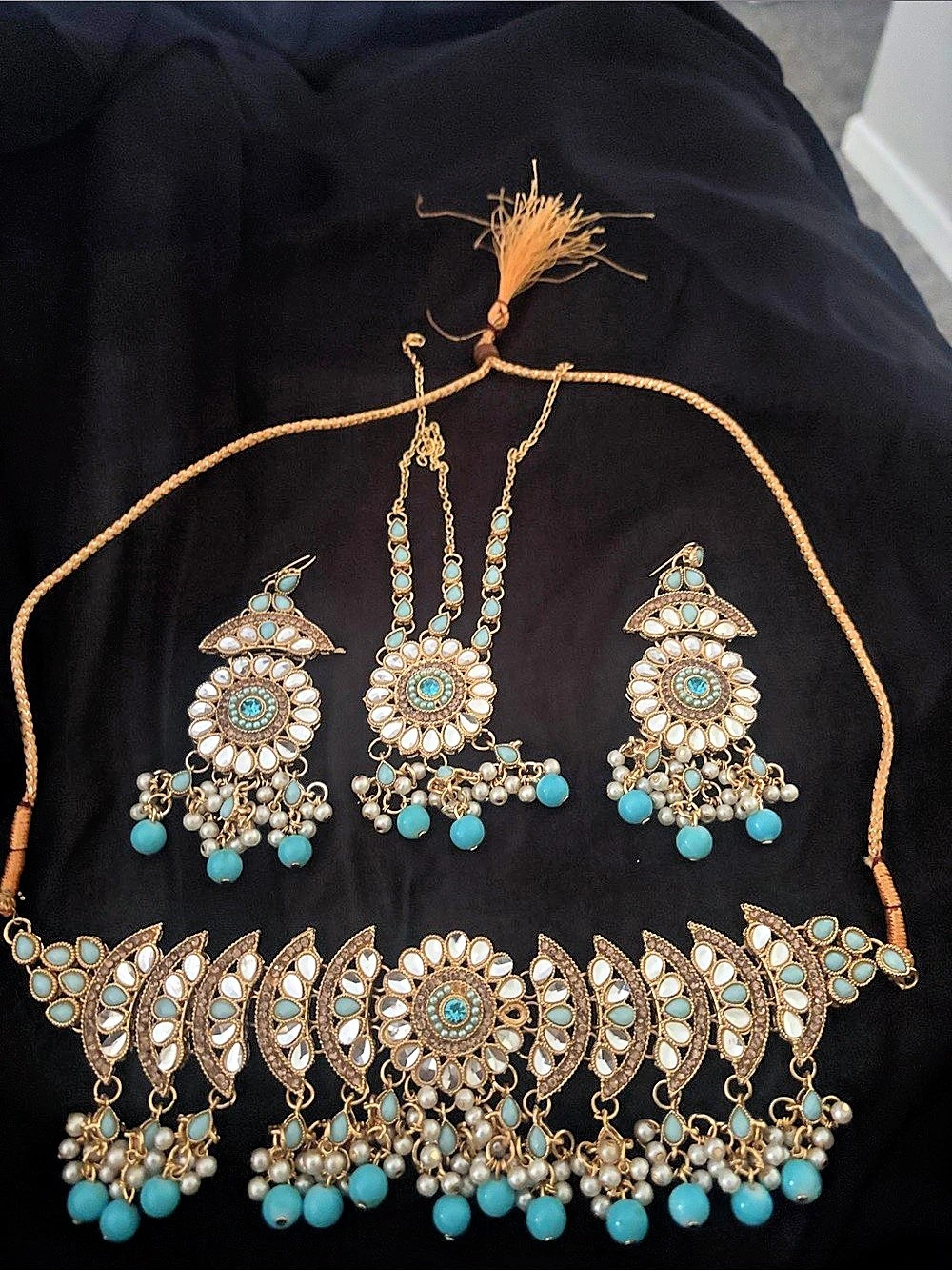 Gold-Tone Jewelry Set used Like New